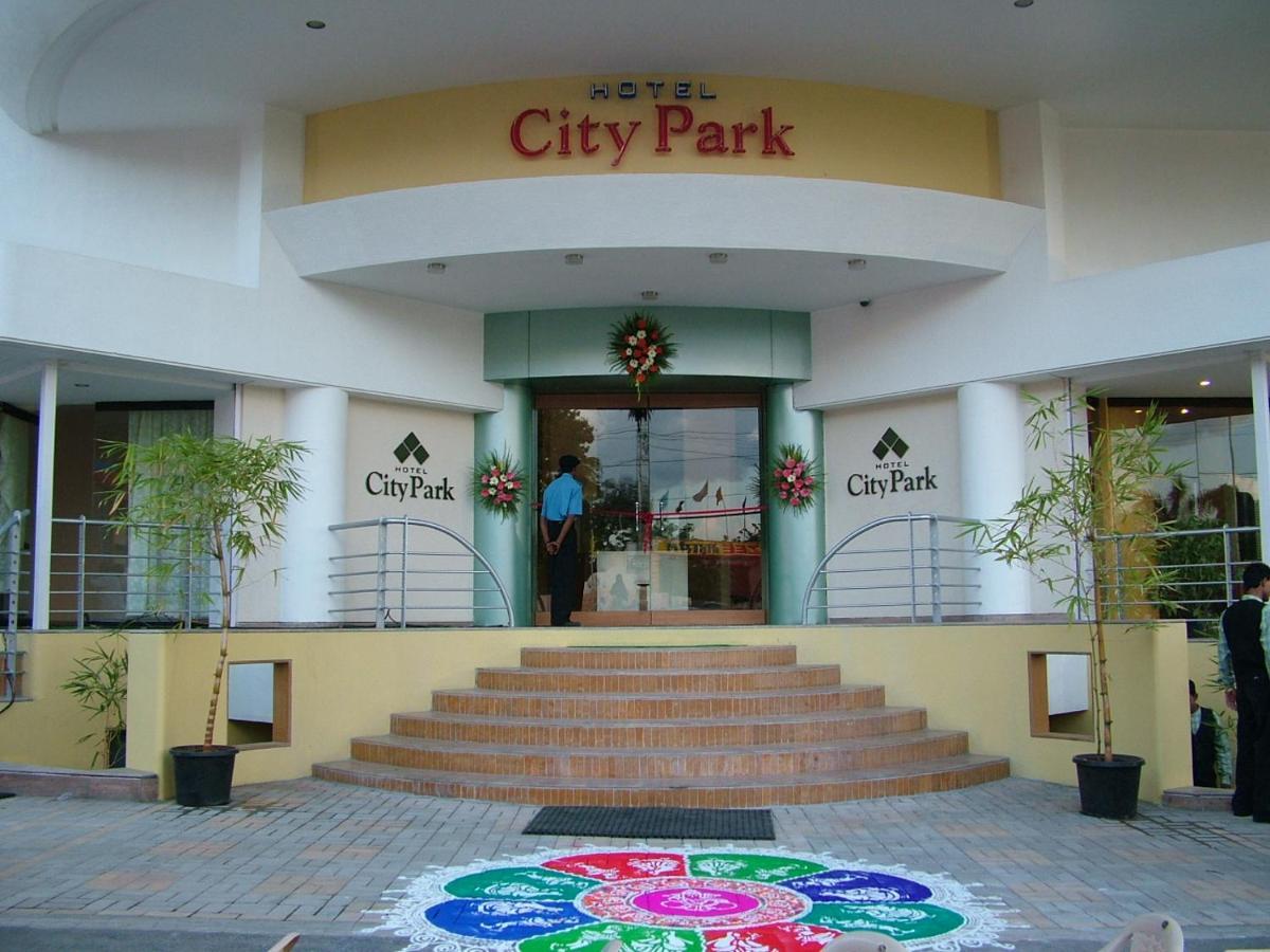 Hotel City Park, سولابور المظهر الخارجي الصورة