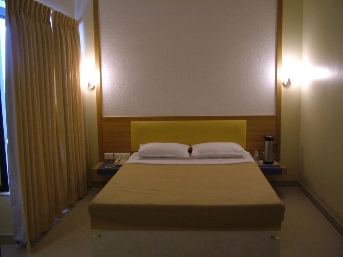 Hotel City Park, سولابور المظهر الخارجي الصورة
