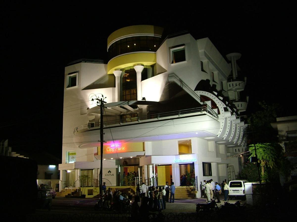 Hotel City Park, سولابور المظهر الخارجي الصورة