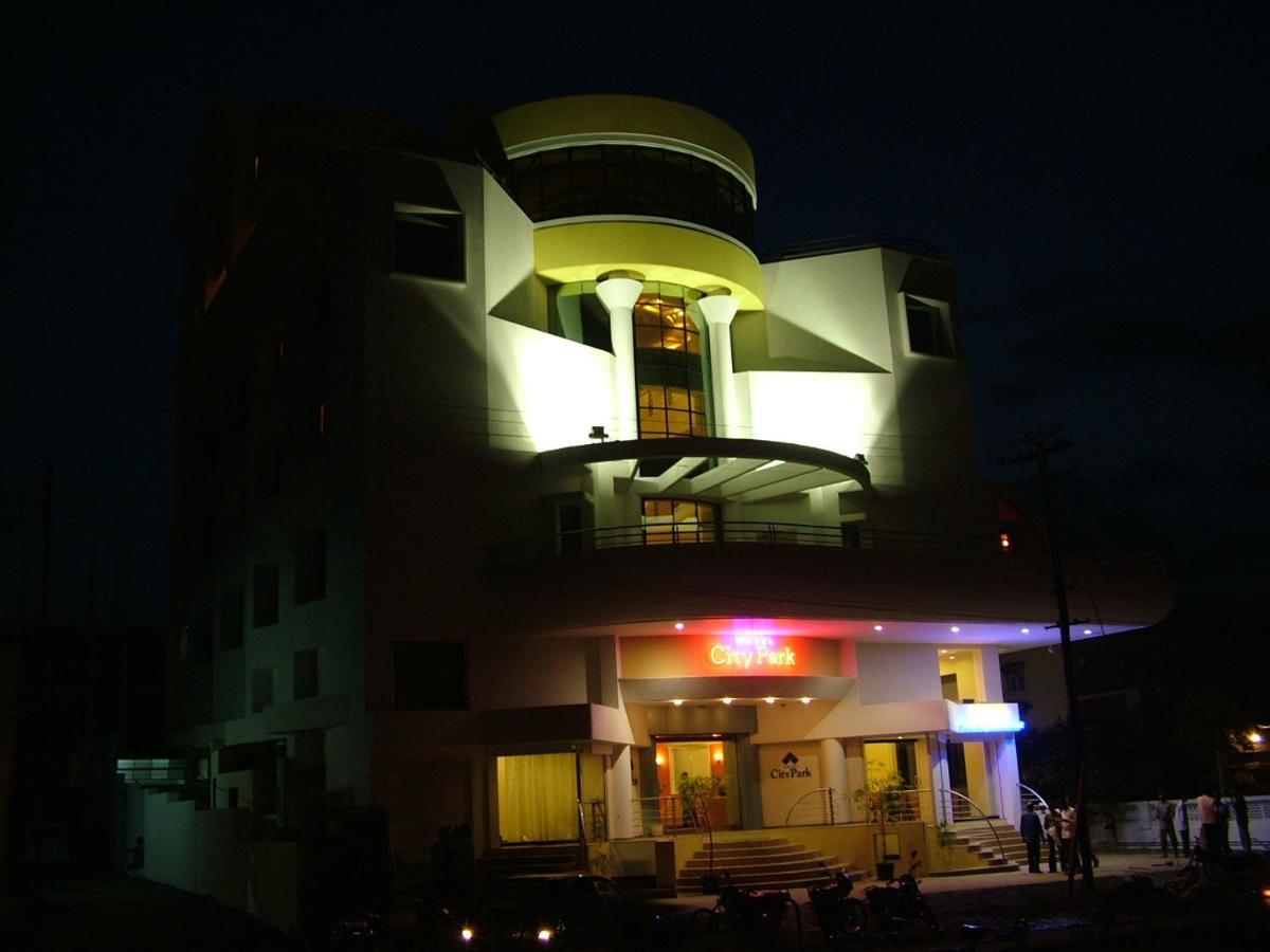 Hotel City Park, سولابور المظهر الخارجي الصورة
